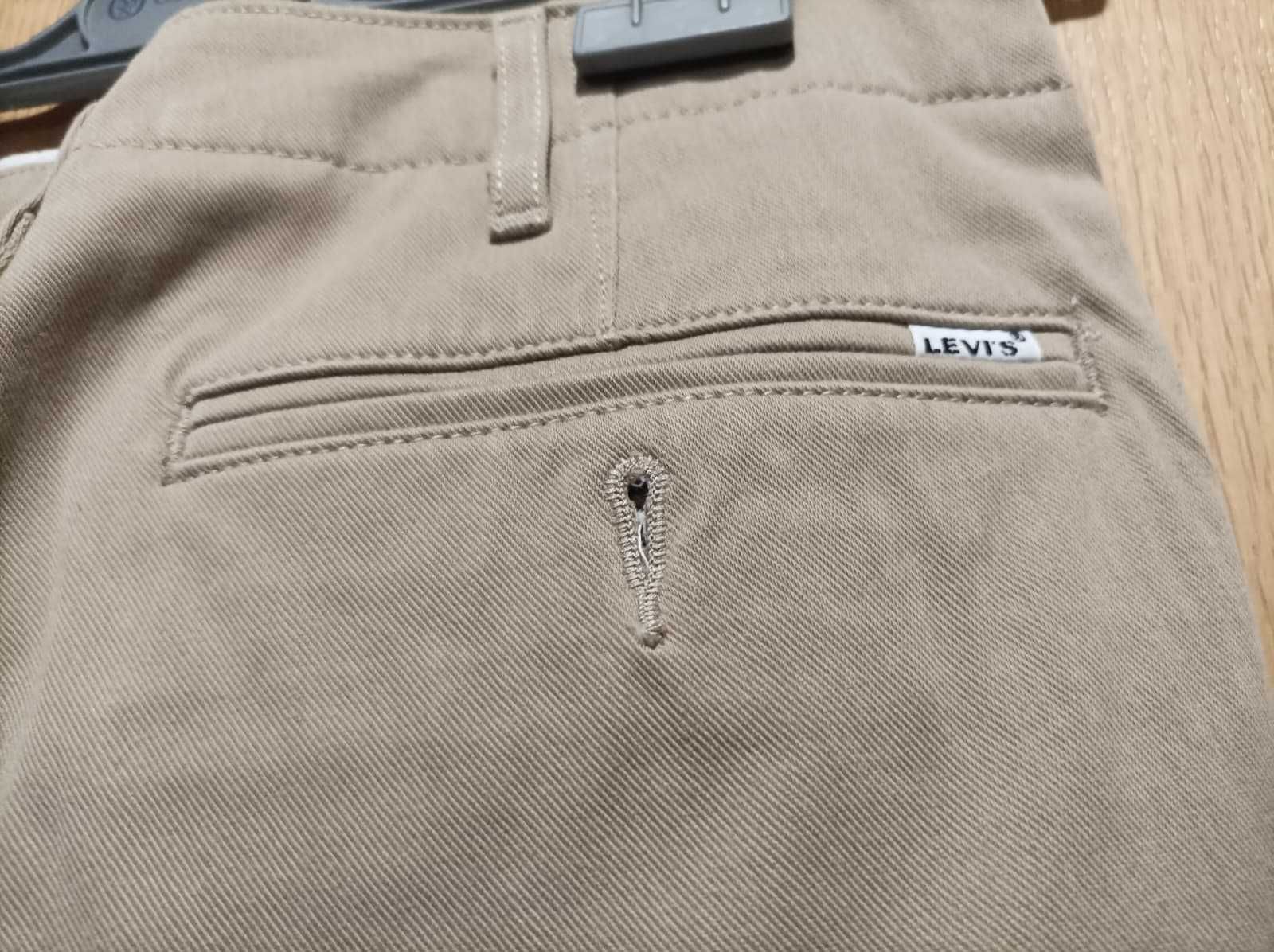 Calças Levis Homem