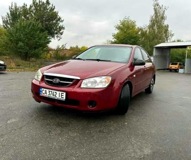 Продам власний Kia Cerato.