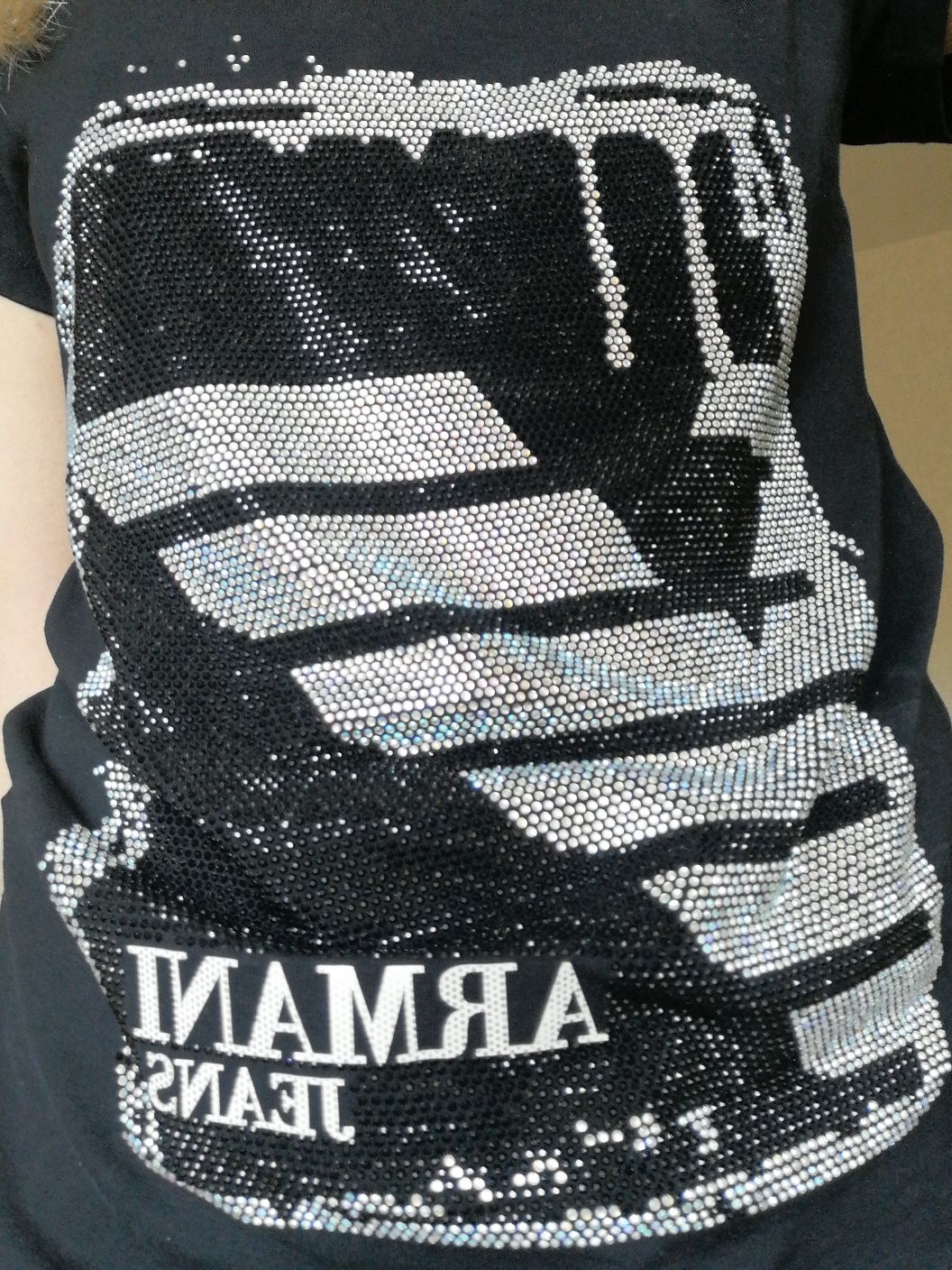 Продам черную футболку