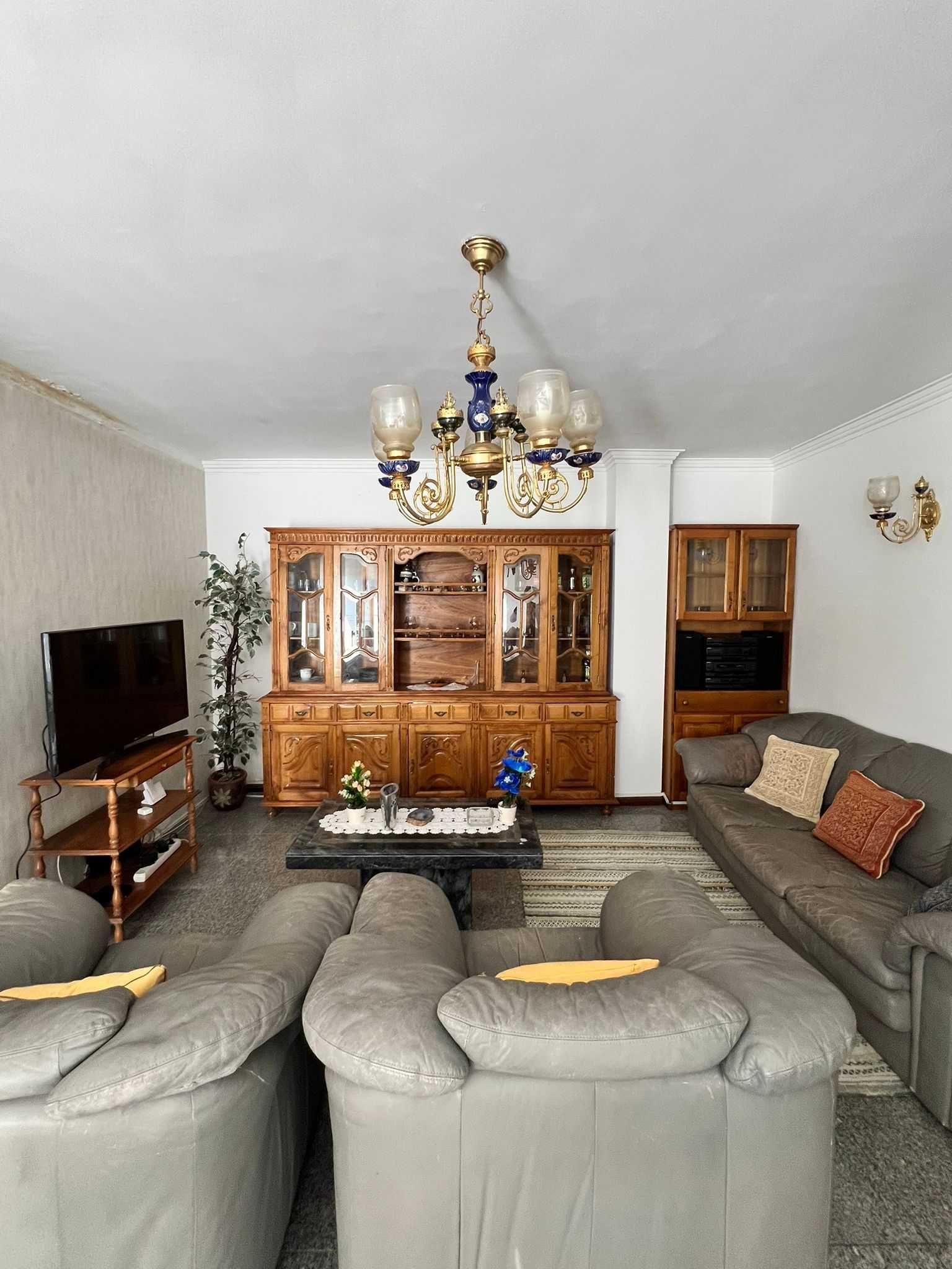 Apartamento T2 em S. João da Madeira (108,5 m2)