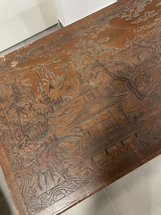 Arca em madeira com muita arrumação