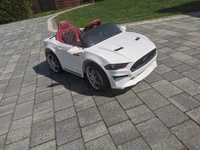 Mustang GT na akumulator!