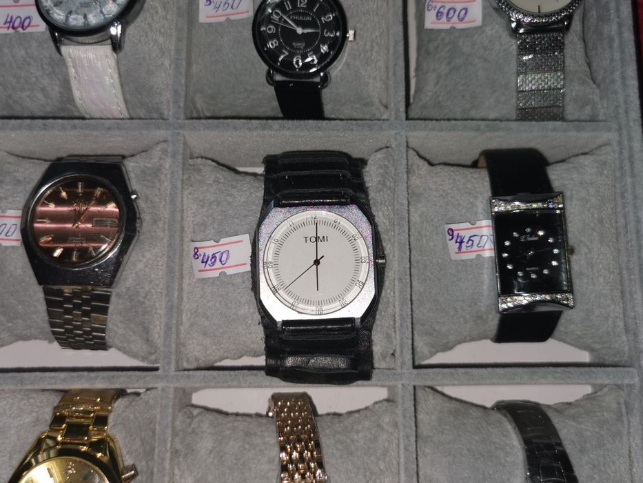 Годинники жіночі, чоловічі.