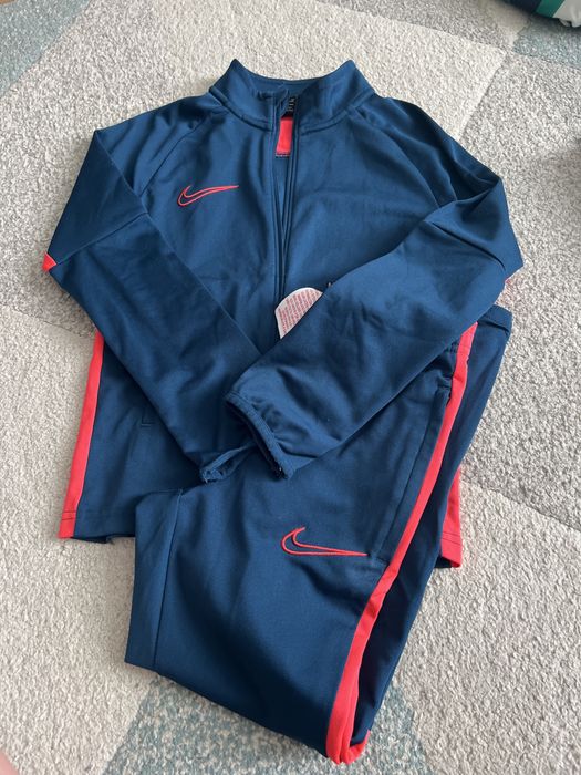 Спортивний костюм Nike