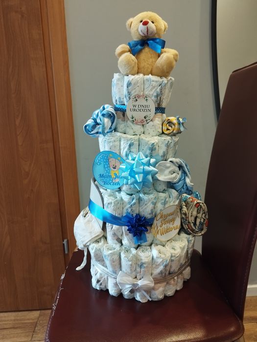 Tort z pieluch pieluszek chrzciny roczek