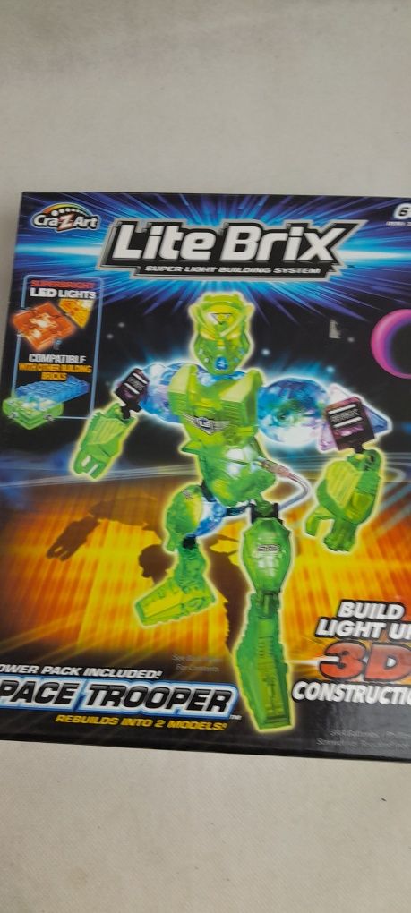 Lite brix. Świecący Robot 3D.