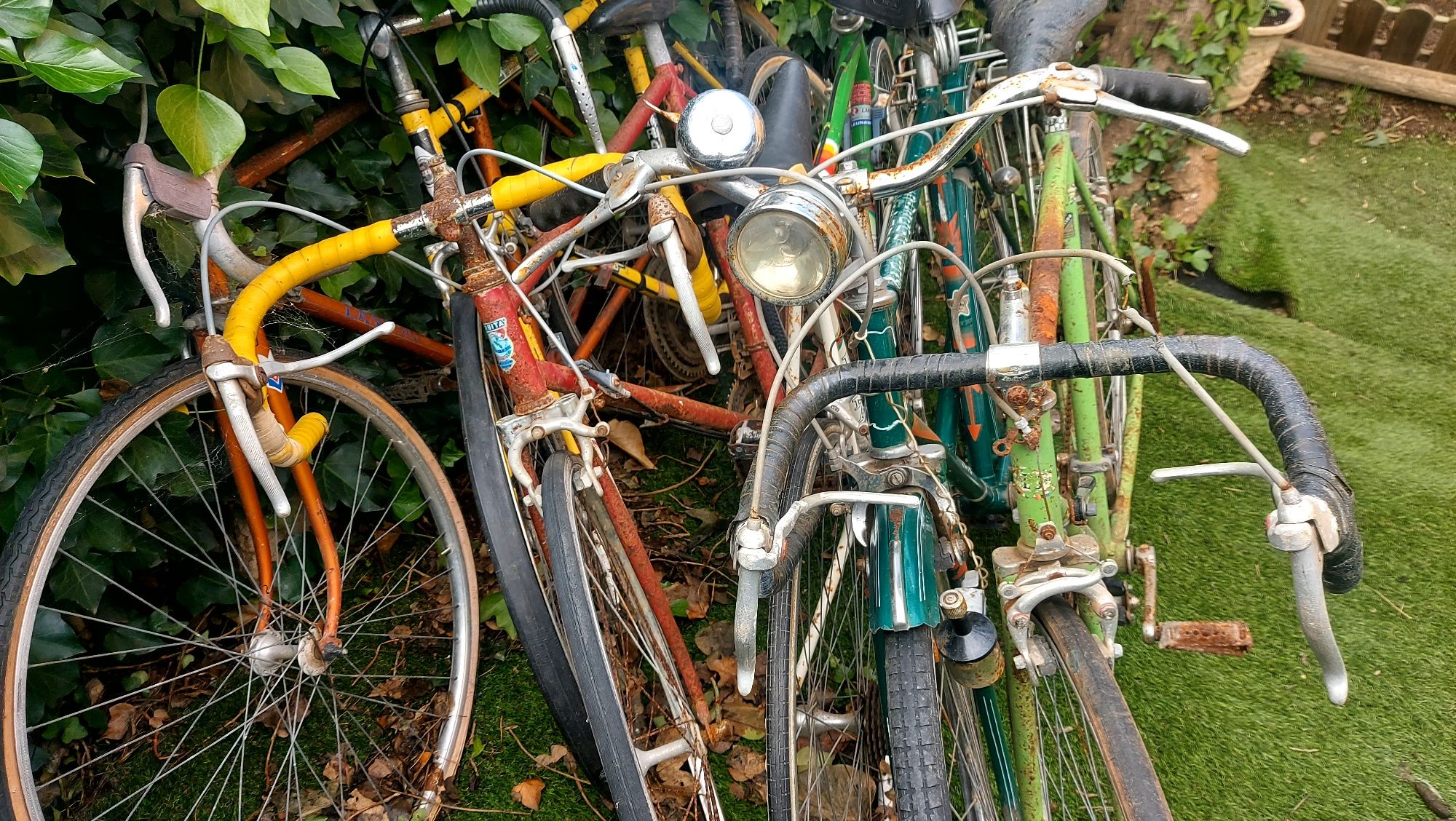 Bicicletas clássicas para restauro