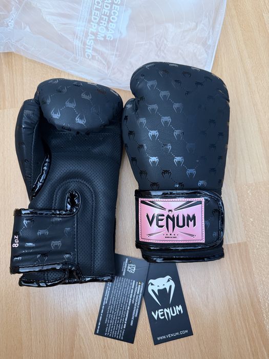 Бокскерские перчатки кожаные !