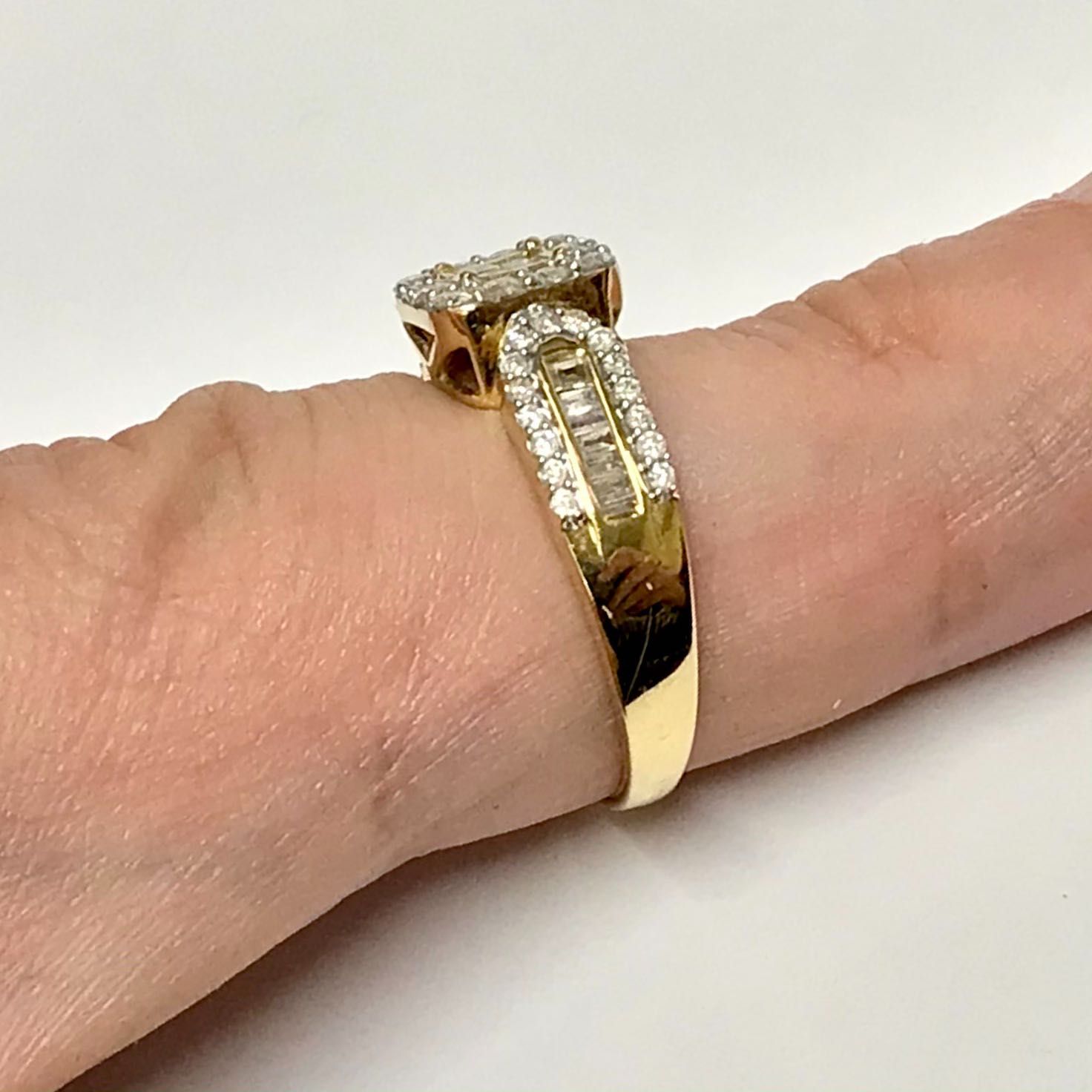 Złoty PIERŚCIONEK 9K cudowne BRYLANTY 0.75ct CUD