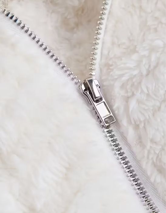 Милая, пушистая куртка,на каждый день