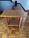Mesa de apoio de madeira