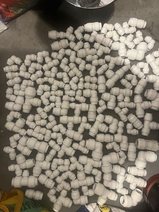 Sprzedam duży zestaw złączek hydraulicznych