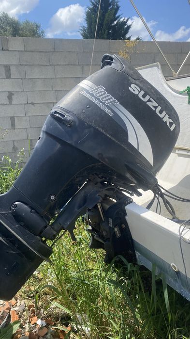 Motor  Suzuki DF140 com avaria