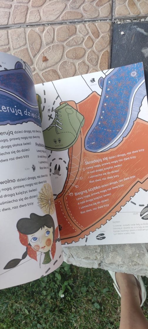 Książka śpiewnik z wartościową muzyką dla dzieci  pomelody