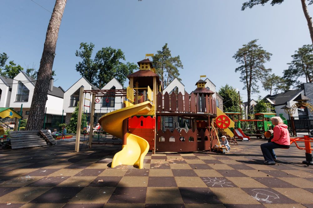 БОКОВИЙ готовий таунхаус в котеджному містечку!