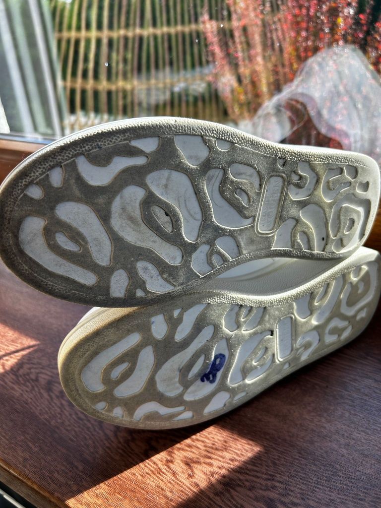 Sneakersy Alexander McQueen białe
