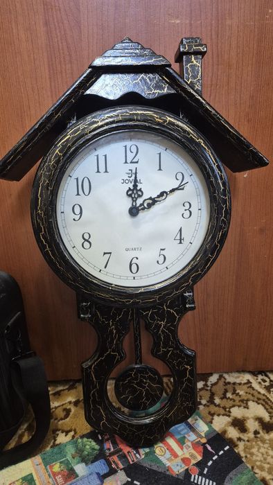 Часы настенные деревянные