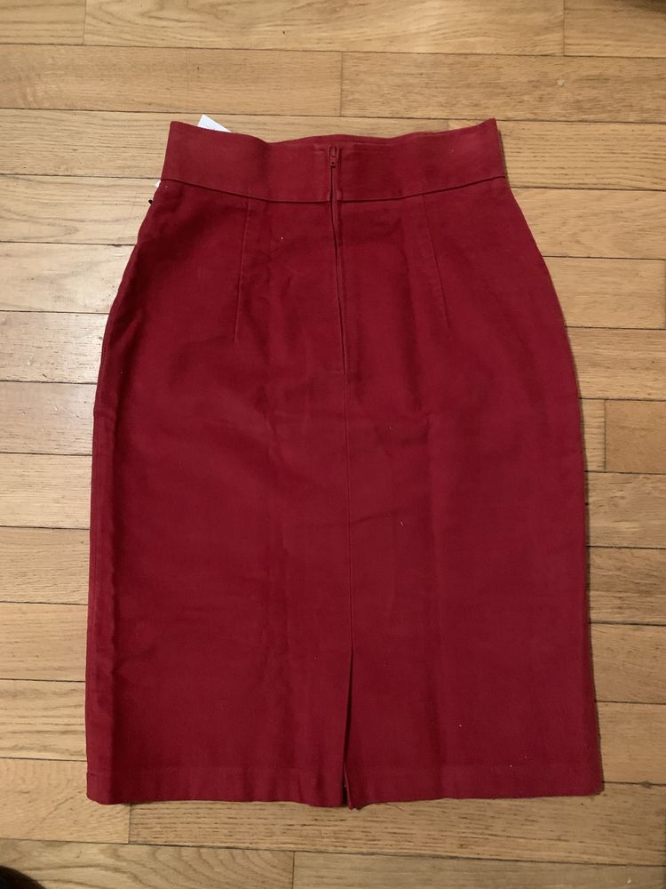 Wąska czerwona spódnica Vintage