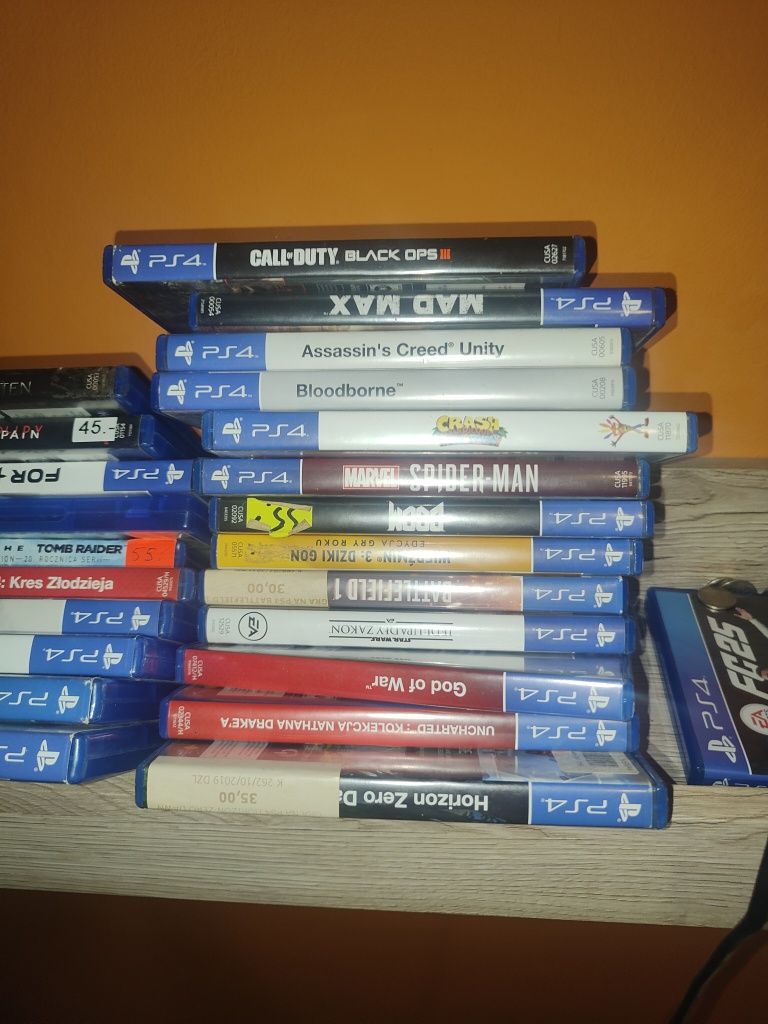 Sprzedam PS4 500 GB  mega zestsw