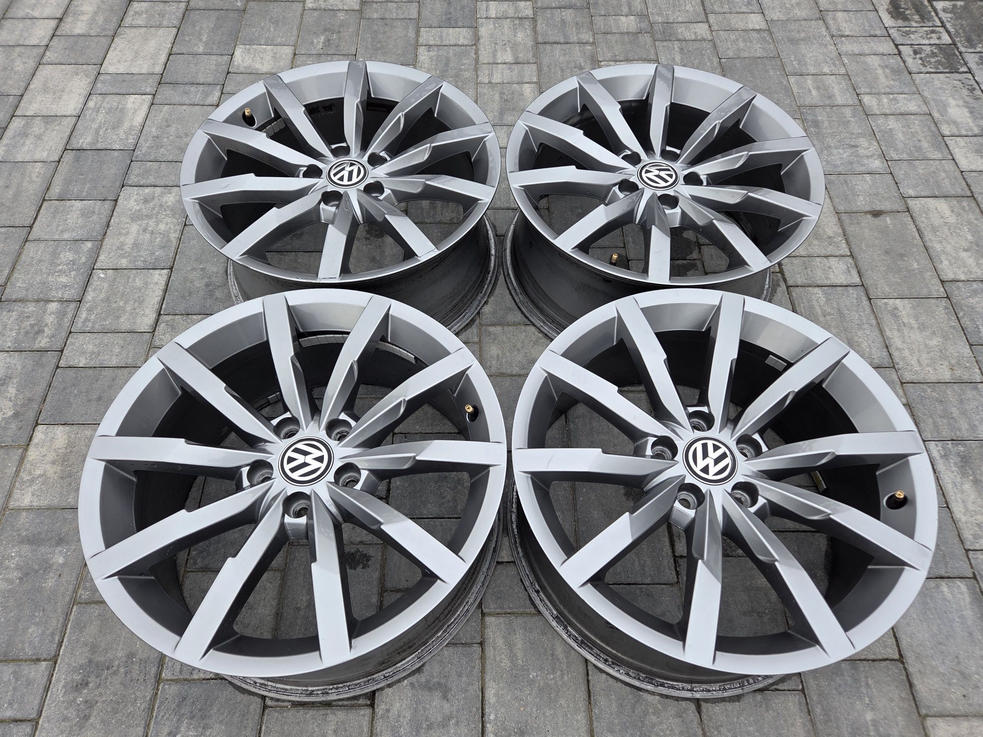 Super Felgi VW 18 5x112 Monterey R line Passat B8 Grafity Arteon