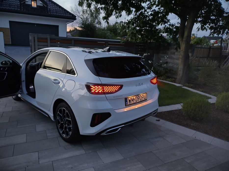 Kia cee'd GT Lain Heczbek Biała perła