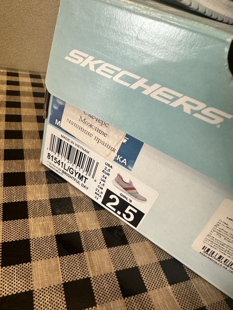 Кроссовки Skechers на девочку