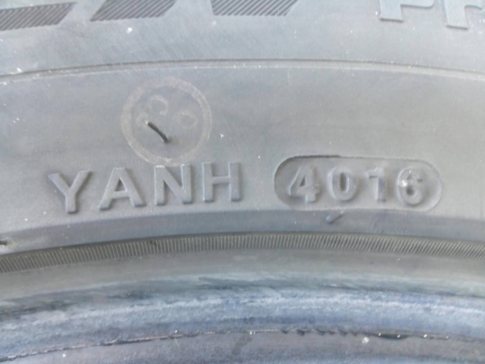 KUMHO CRUGEN Premium 225/55 99H R19 komplet opon letnich