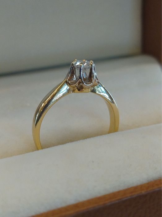 Złoty pierścionek z diamentem 0,35ct p.750 CERTYFIKAT