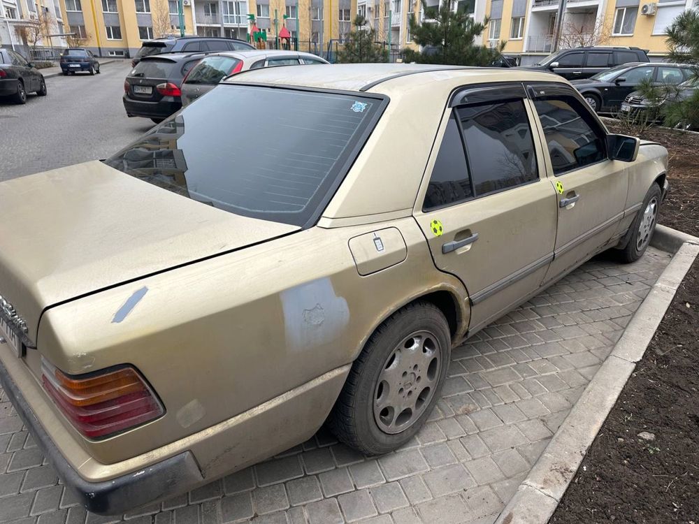 Mercedes 124 2.3