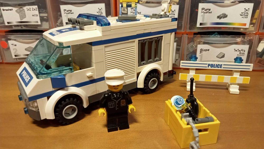 LEGO 7286 Prisoner Transport
