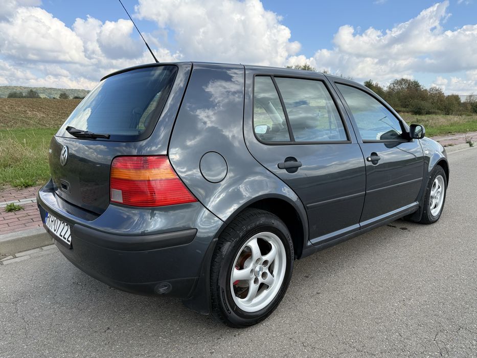 Volkswagen Golf 4 1.4B+LPG 75km 2002r