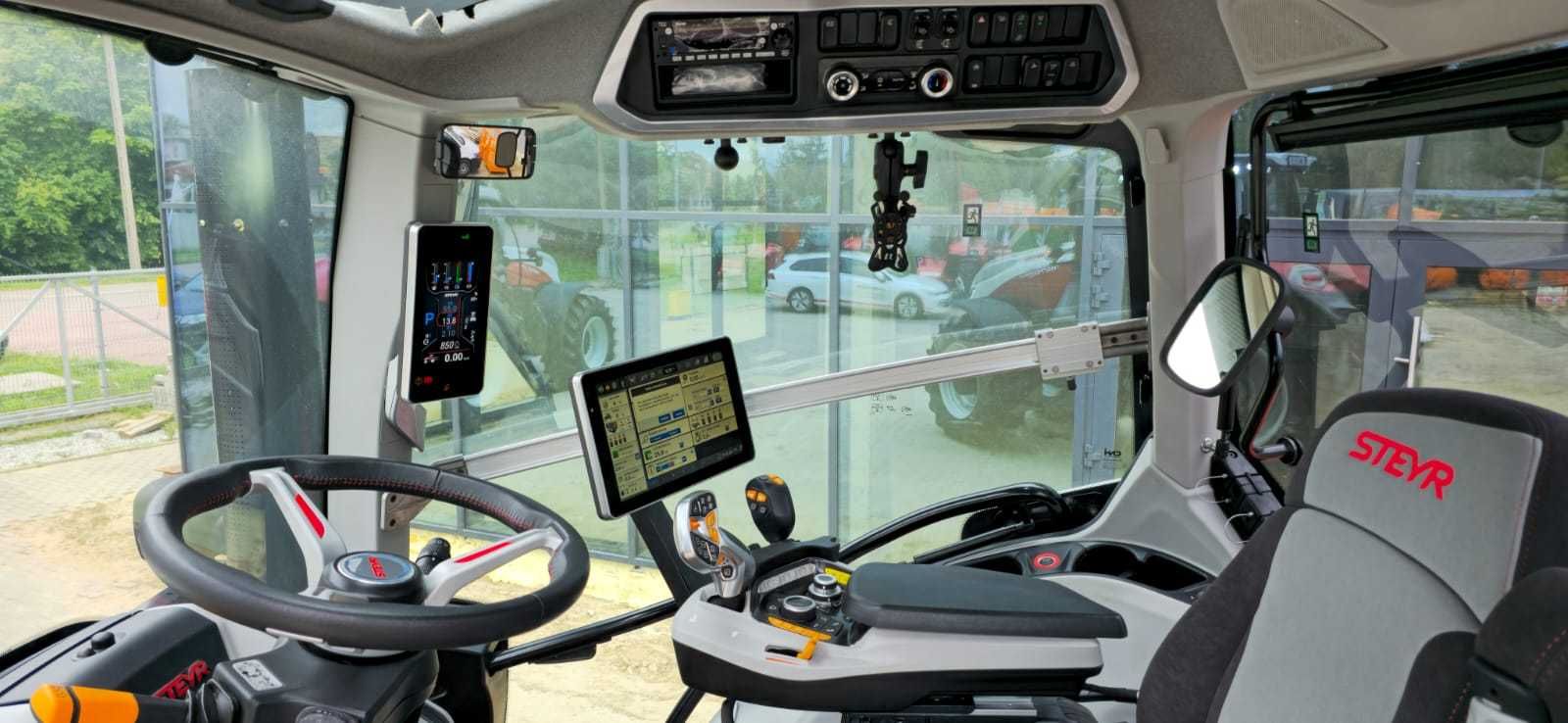 Ciągnik rolniczy Steyr Terrus 270,  (Optum)