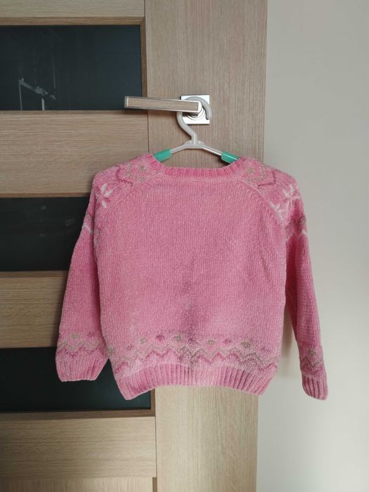 Ciepły sweterek dla dziewczynki r. 122