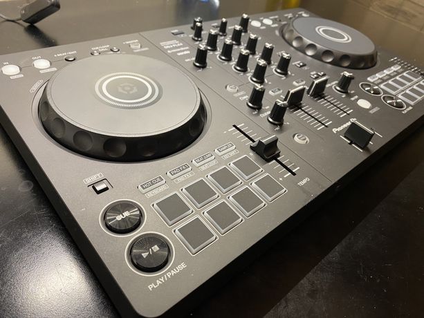 Konsola Pioneer DDJ-FLX4