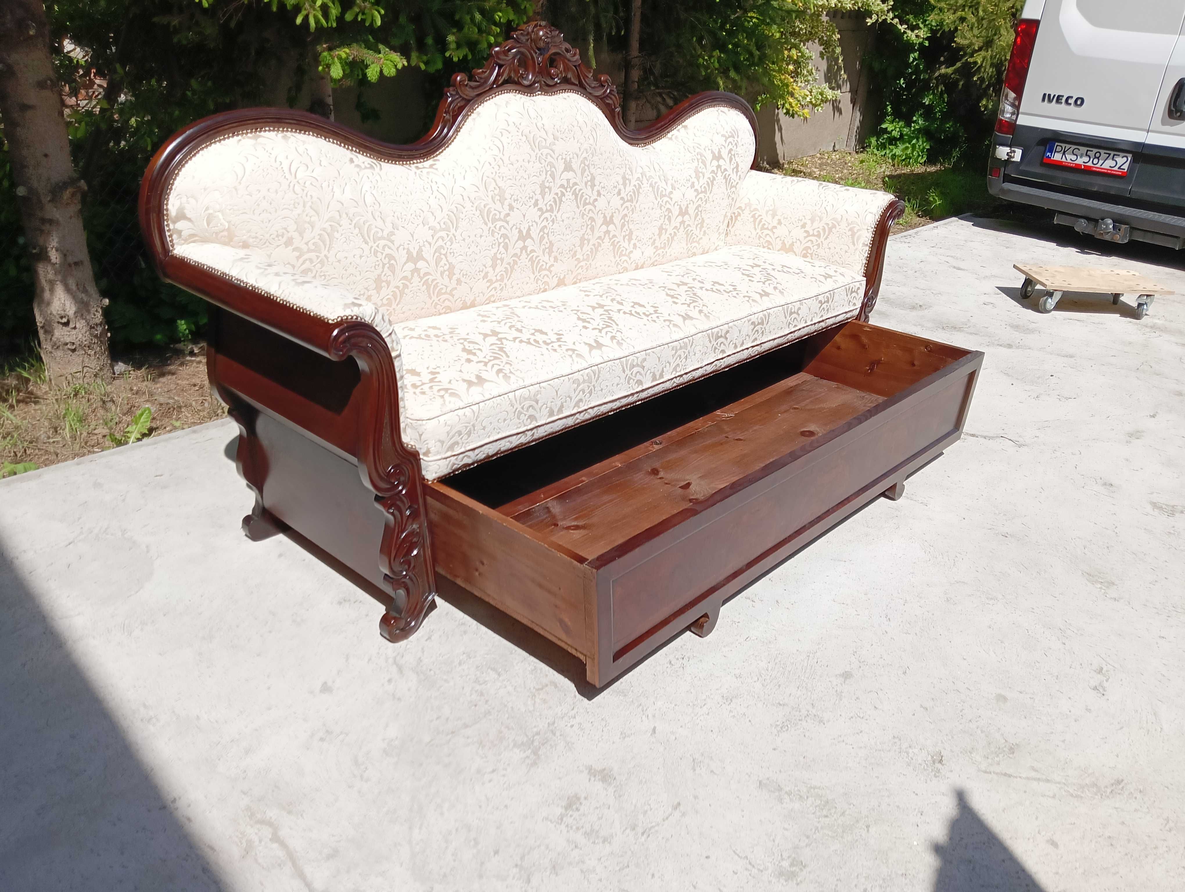 Knapa sofa antyczna Biedermeier z funkcją spania po renowacji
