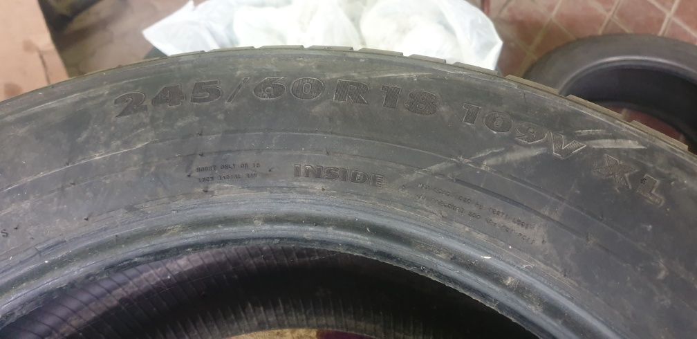 Продам шини 245/60R18