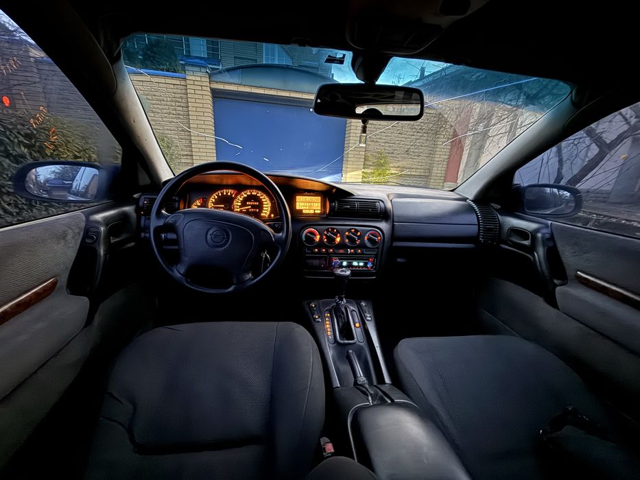 Продаю опель омега В