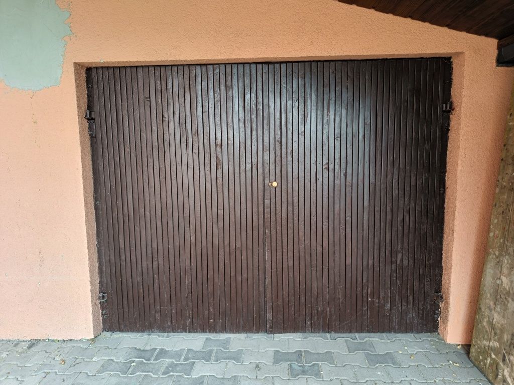 Drzwi garażowe używane