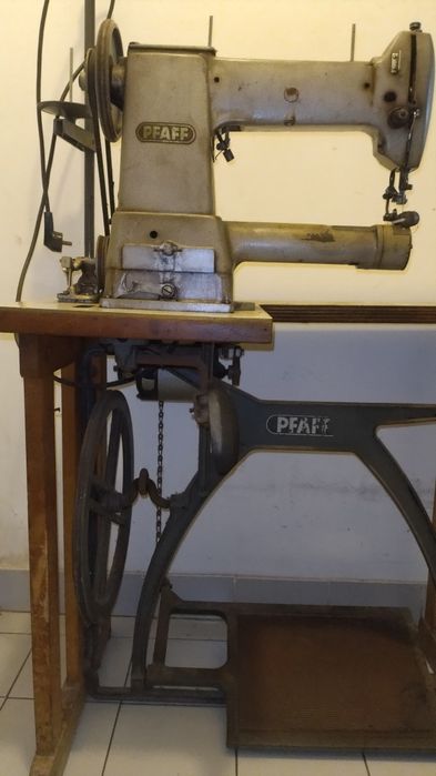 Máquina de costura pfaff industrial antiga