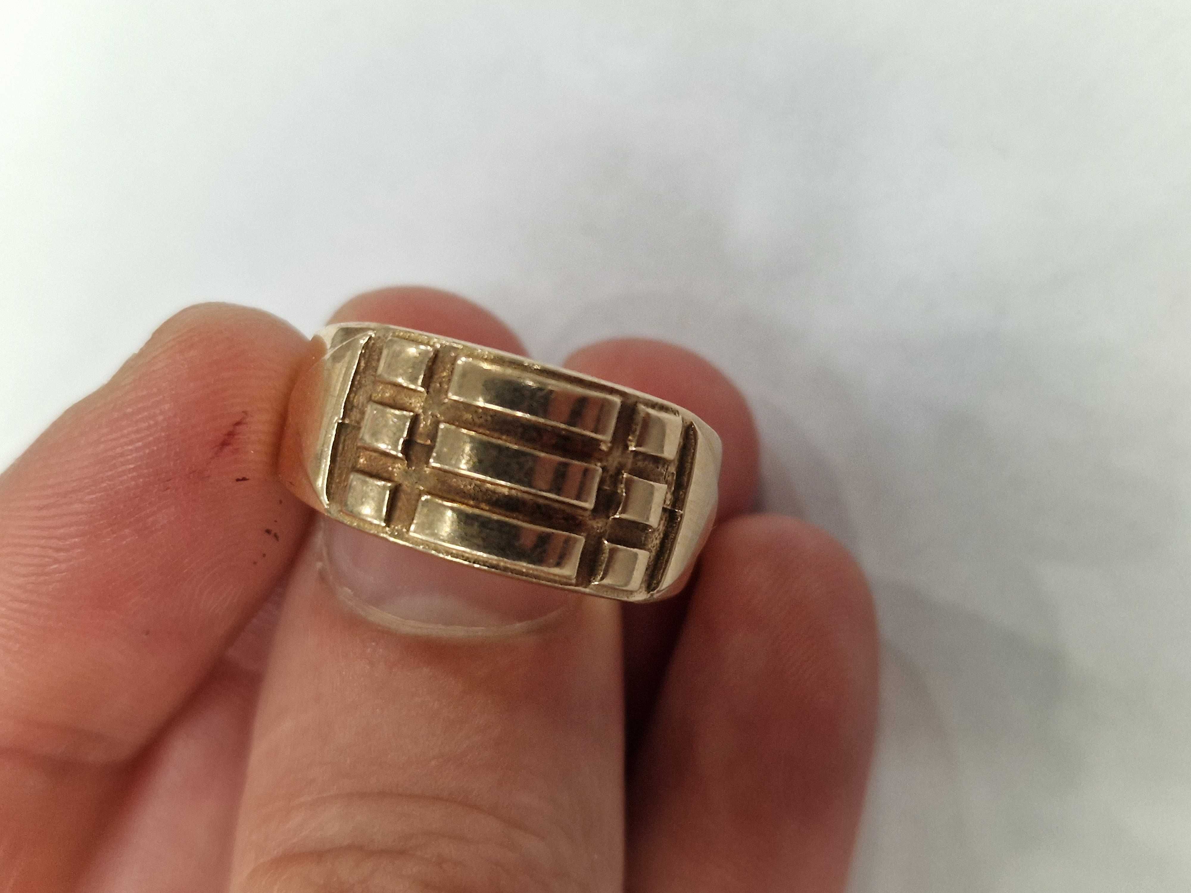 Złoty sygnet Atlantów/ 585/ 7.85 gram/ R23/ Lite złoto