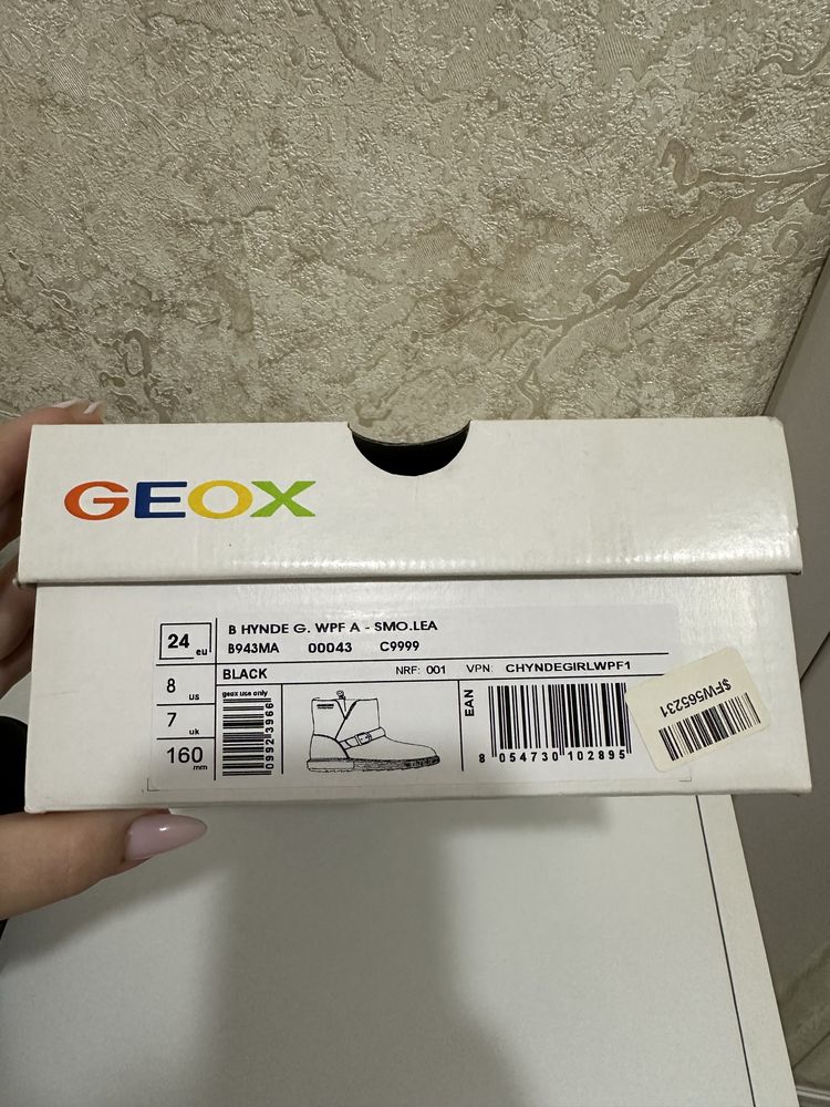 Демисезонные кожанные ботинки Geox на девочку