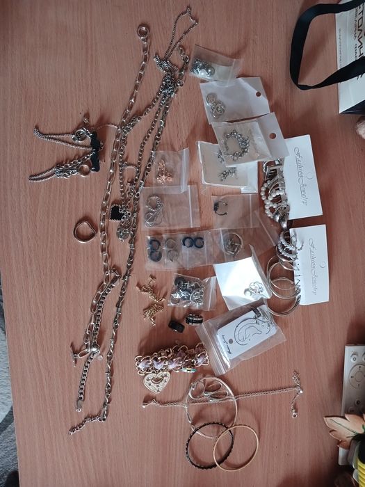 Біжутерія,сережки,кольца,браслети,цепочки,к-поп