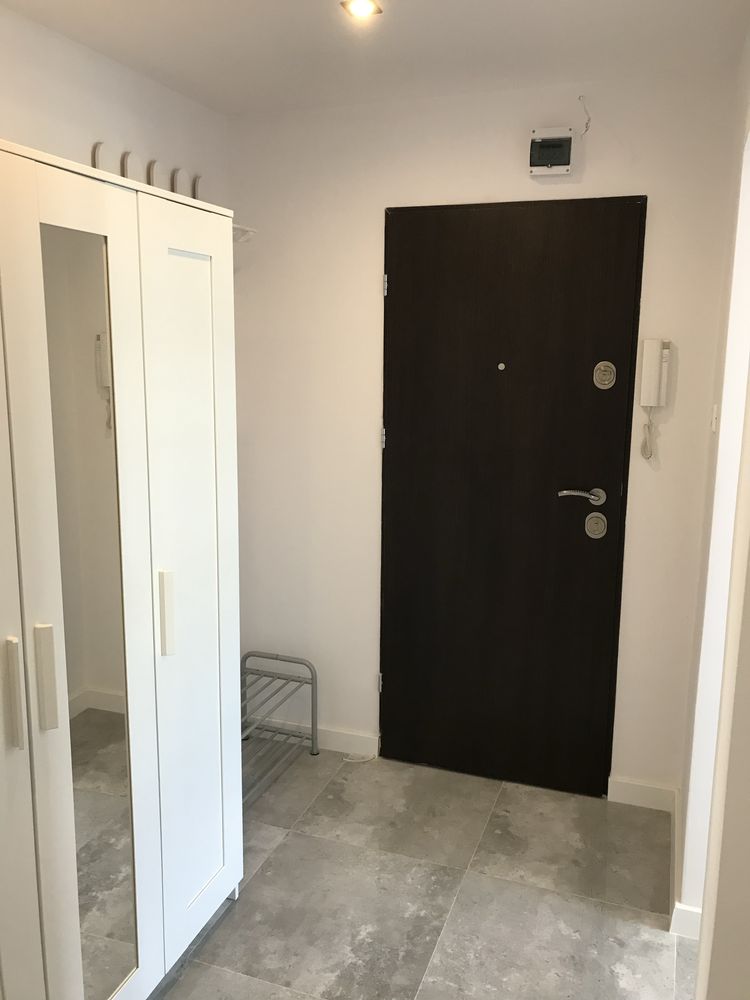 Pokój (20m2) z balkonem w dwupokojowym mieszkaniu!