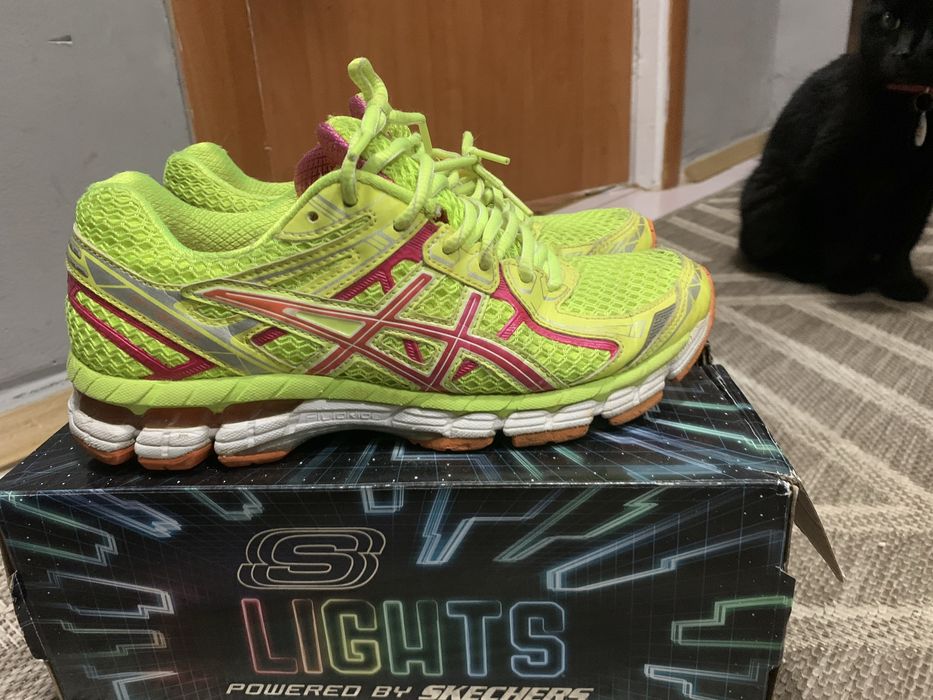 Кросівки бігові Asics