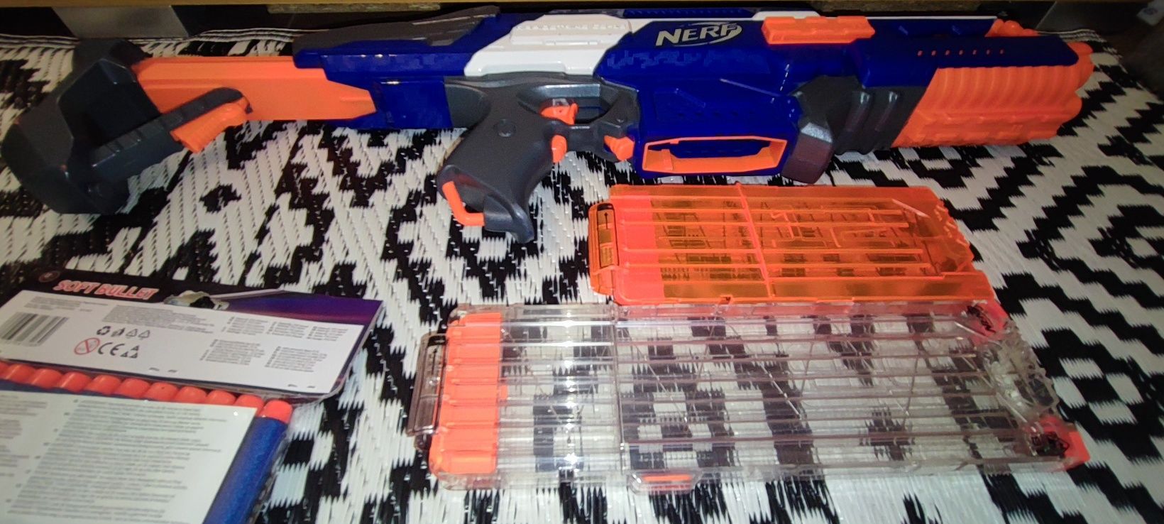 Na prezent świąteczny  Nerf karabin N-Strike