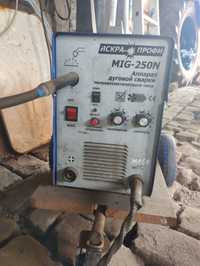 Полуавтомат іскрапрофі MIG-250N.