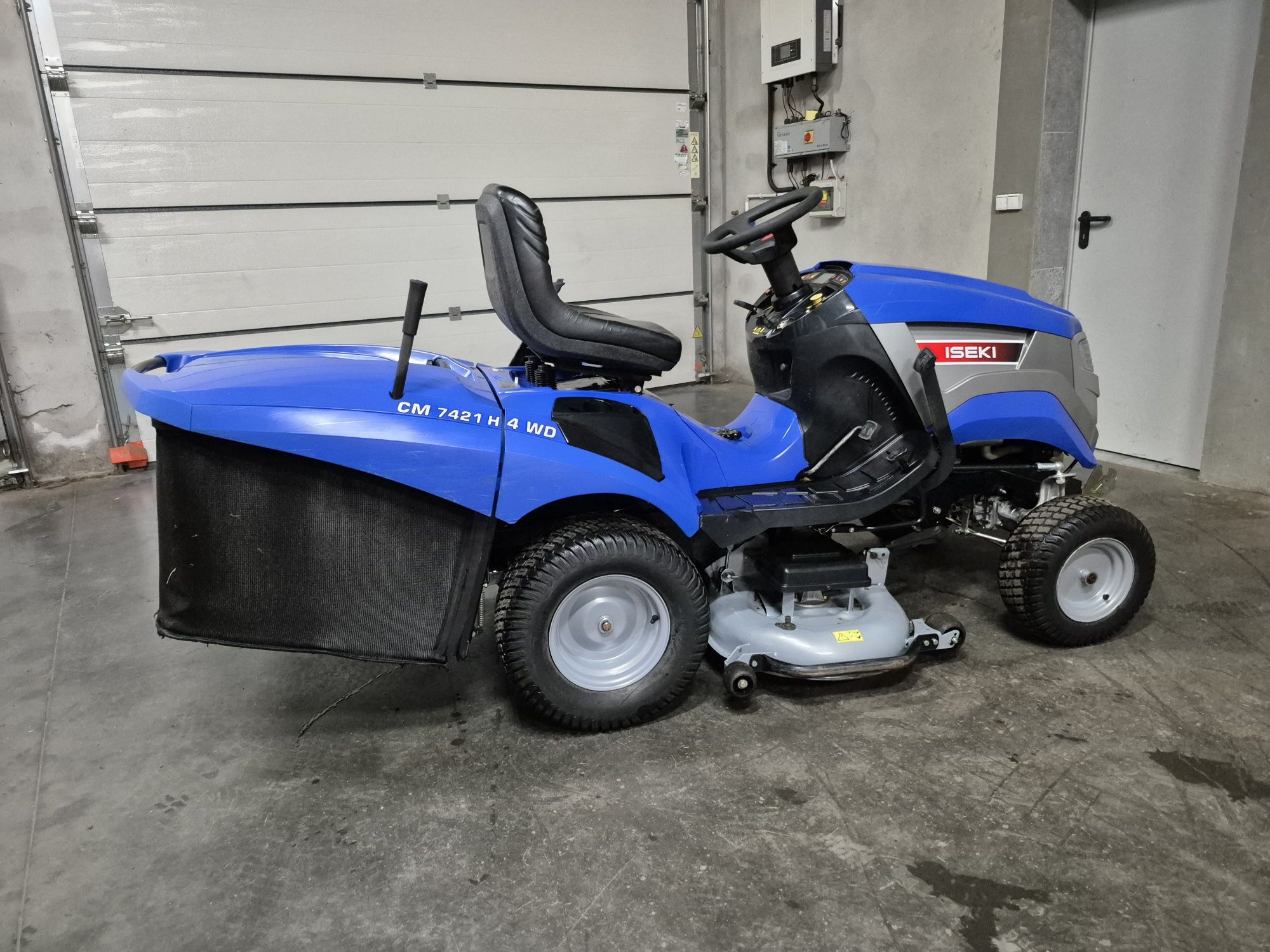 Kosiarka traktorek iseki CM 7421 4x4.  2cyl 22km