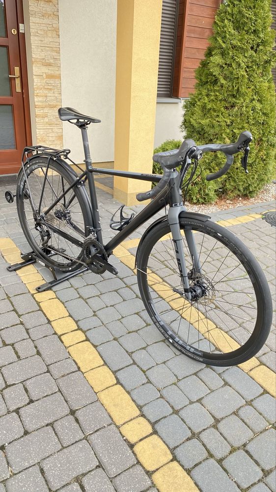 Grawel Cube nuroad race fe na 105 rama M polecam