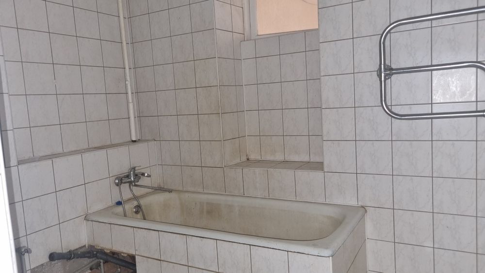 Продам  3 кімнатну квартиру центр окремий вхід 90 м.кв.