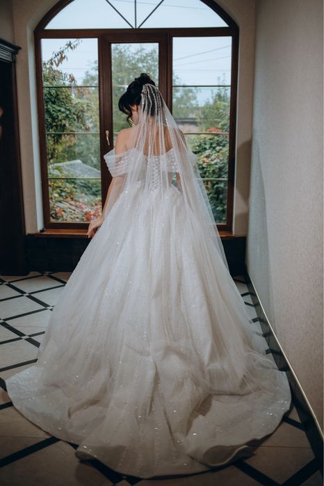 Весільна сукня в ідеальному стані